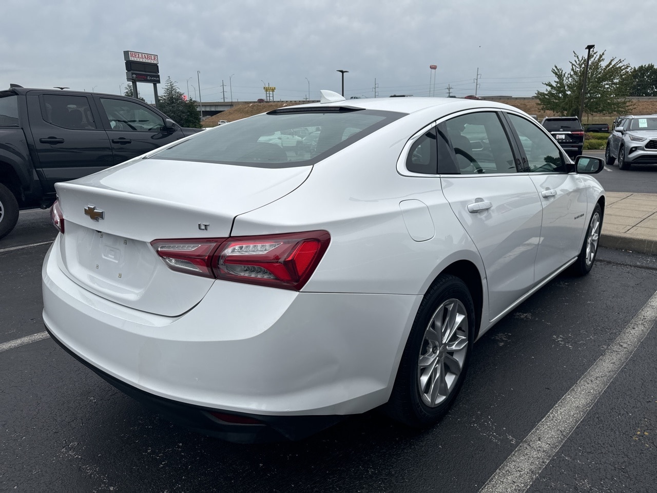 Used 2020 Chevrolet Malibu 1LT with VIN 1G1ZD5ST4LF042648 for sale in Springfield, MO