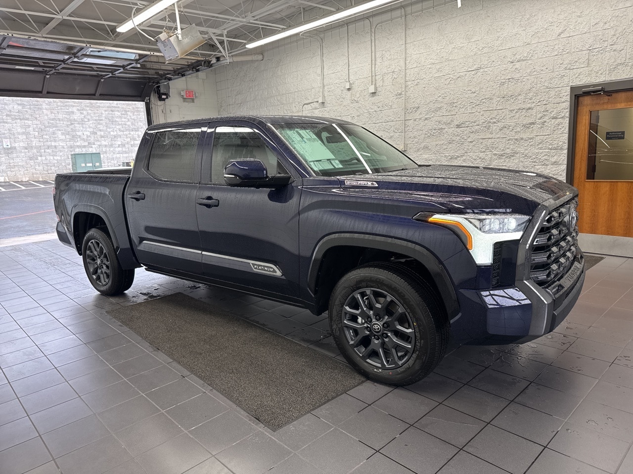 2026 Toyota Tundra Platinum's photo