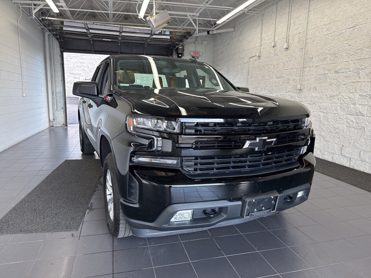 2019 Chevrolet Silverado 1500 RST photo 2
