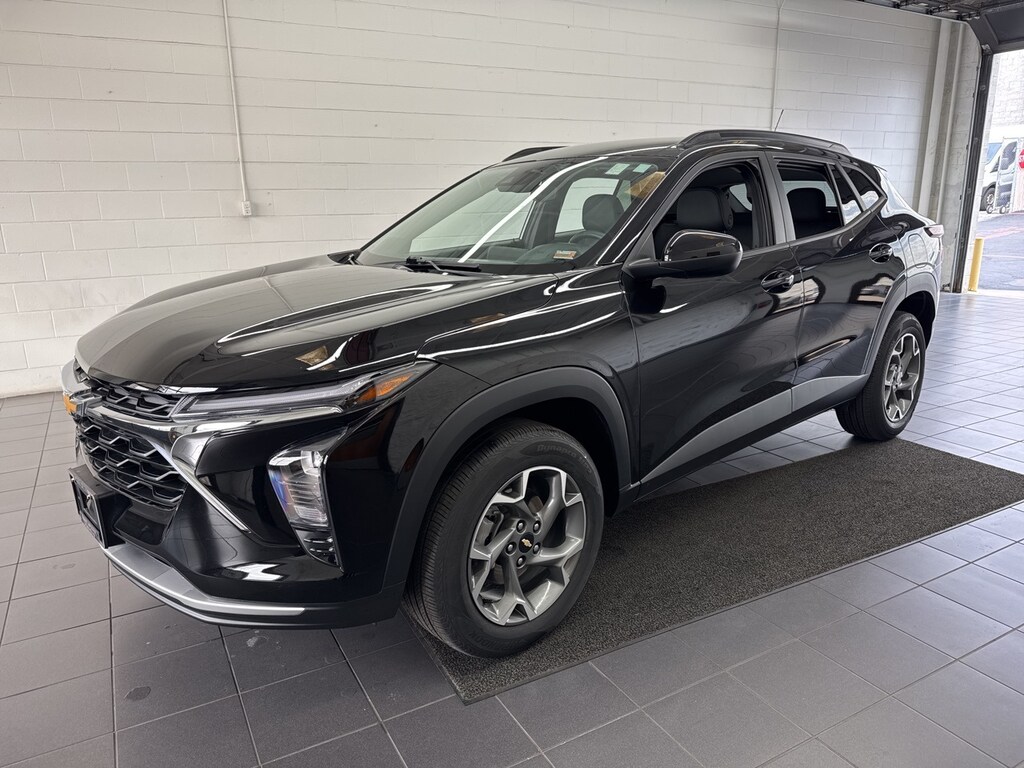 Used 2024 Chevrolet Trax LT SUV