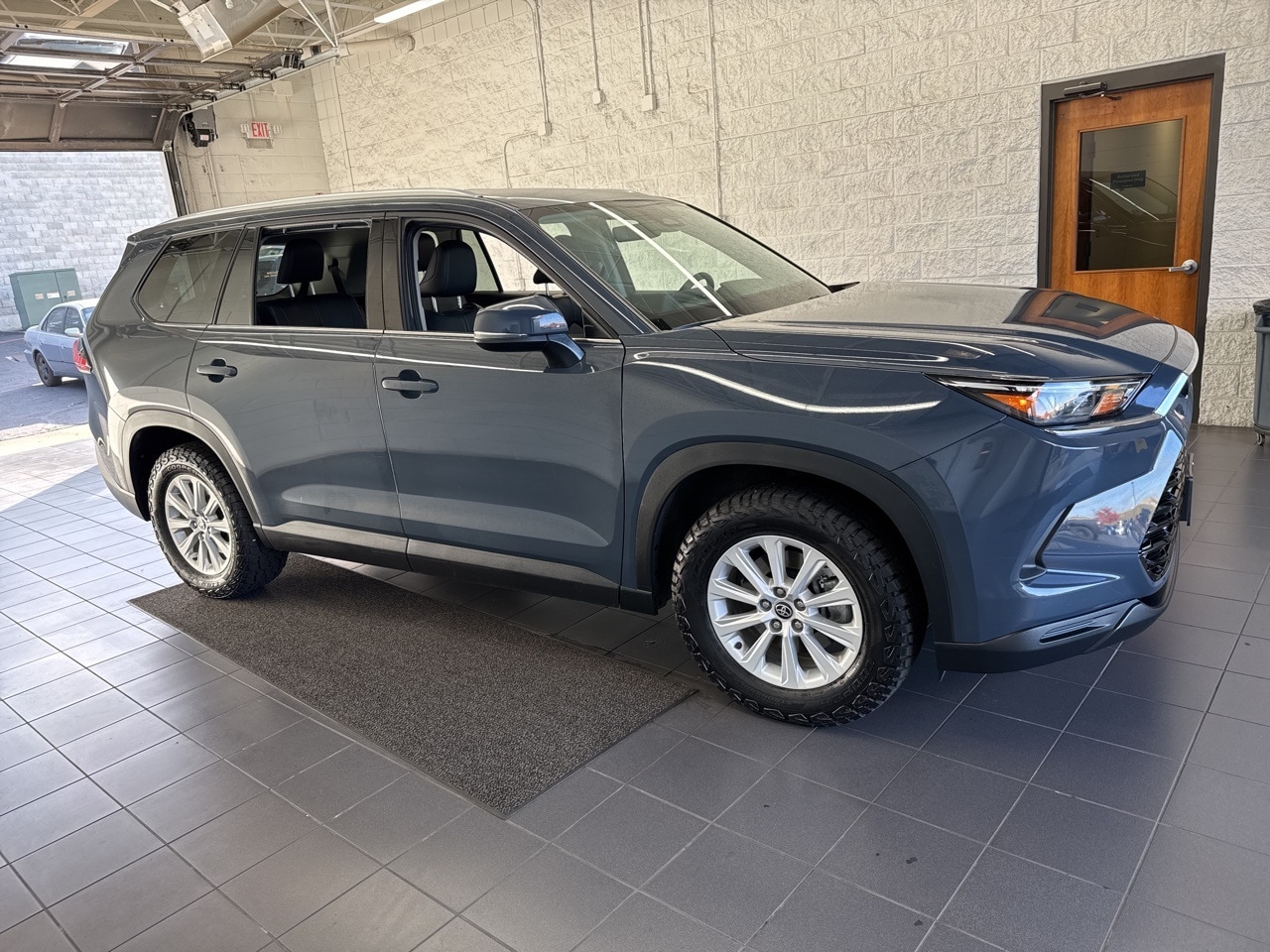 2024 Toyota Grand Highlander XLE's photo