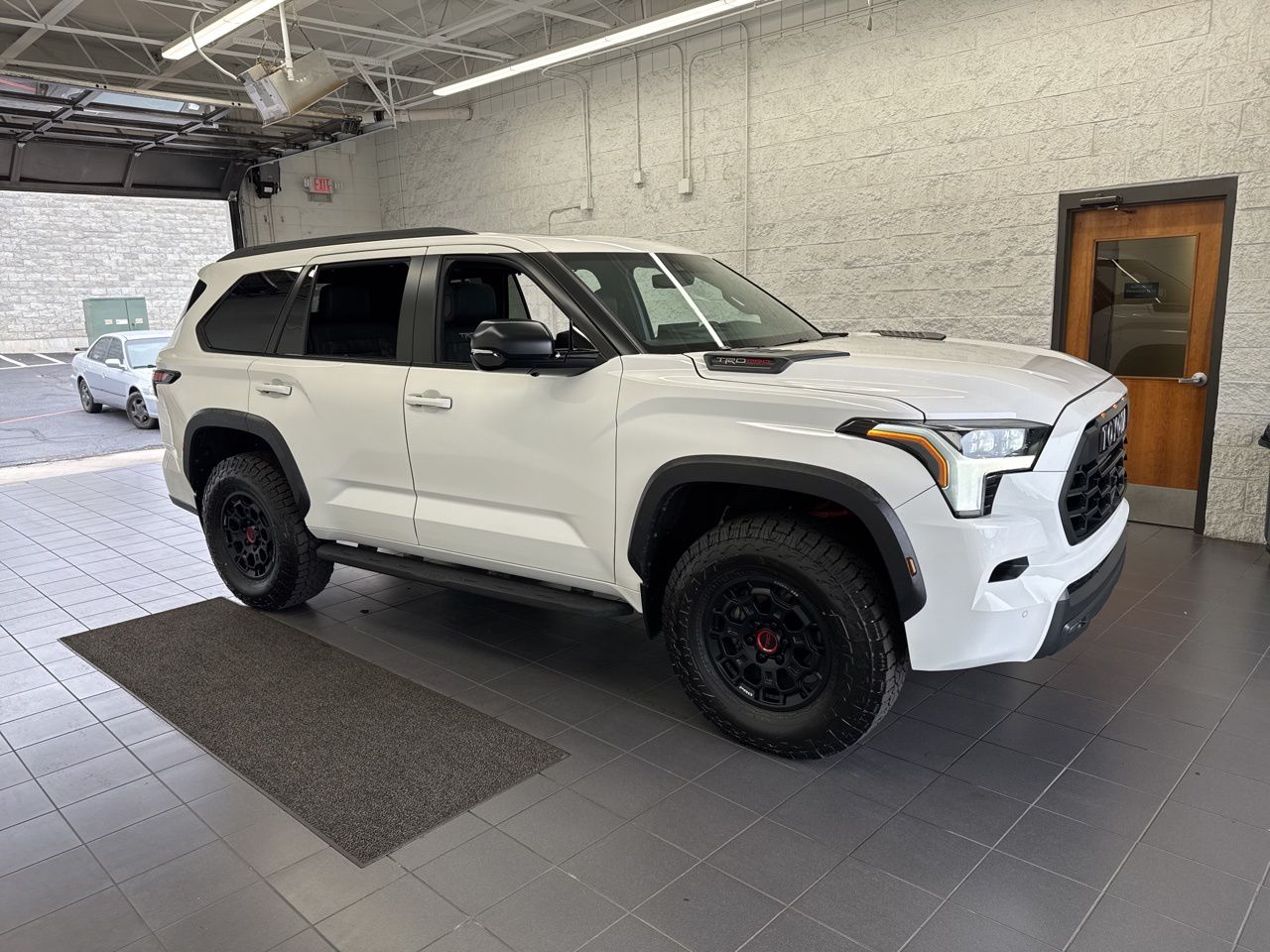 2024 Toyota Sequoia TRD Pro 4WD i-FORCE MAX Hybrid's photo