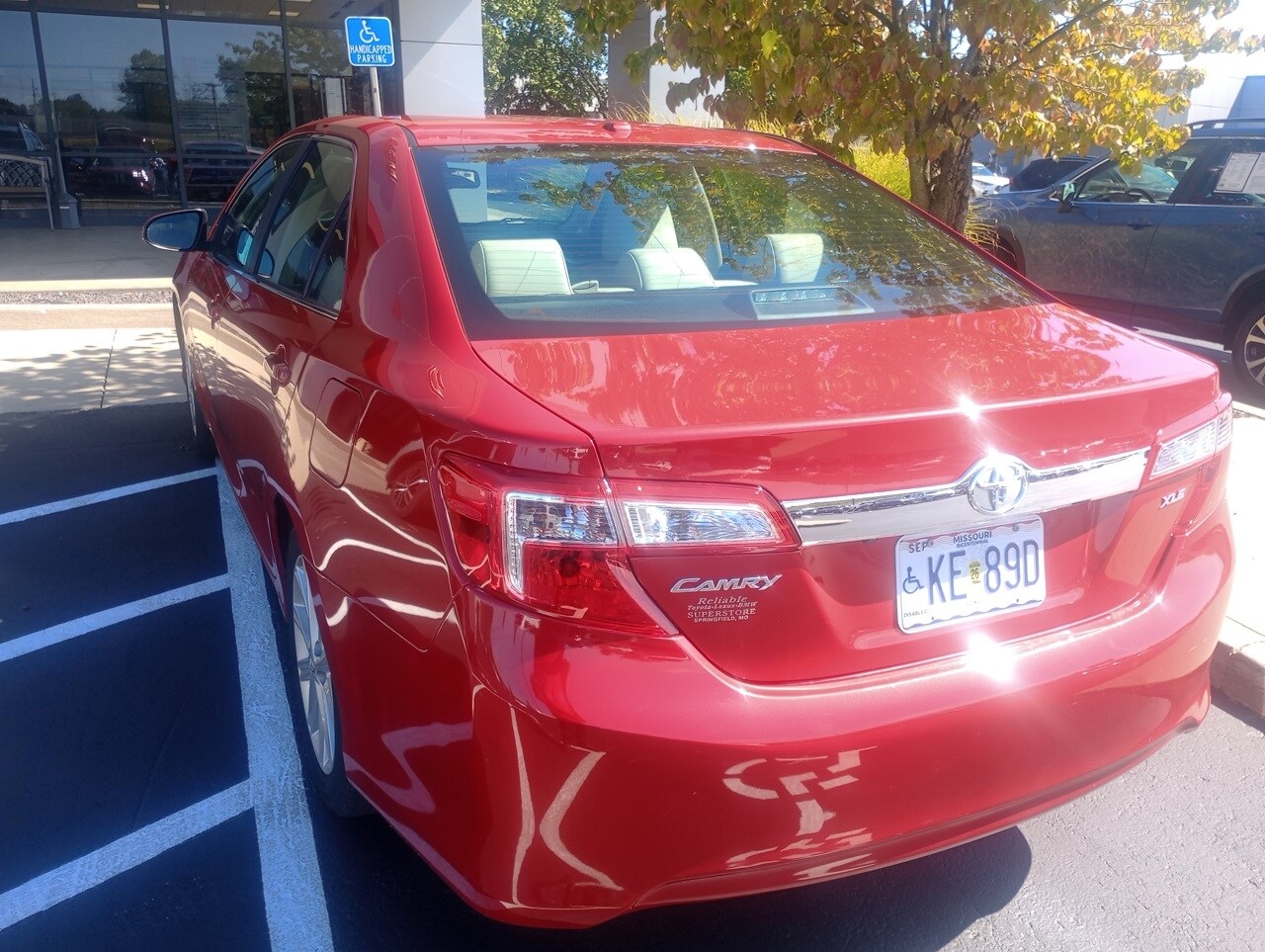 2014 Toyota Camry SE photo 2