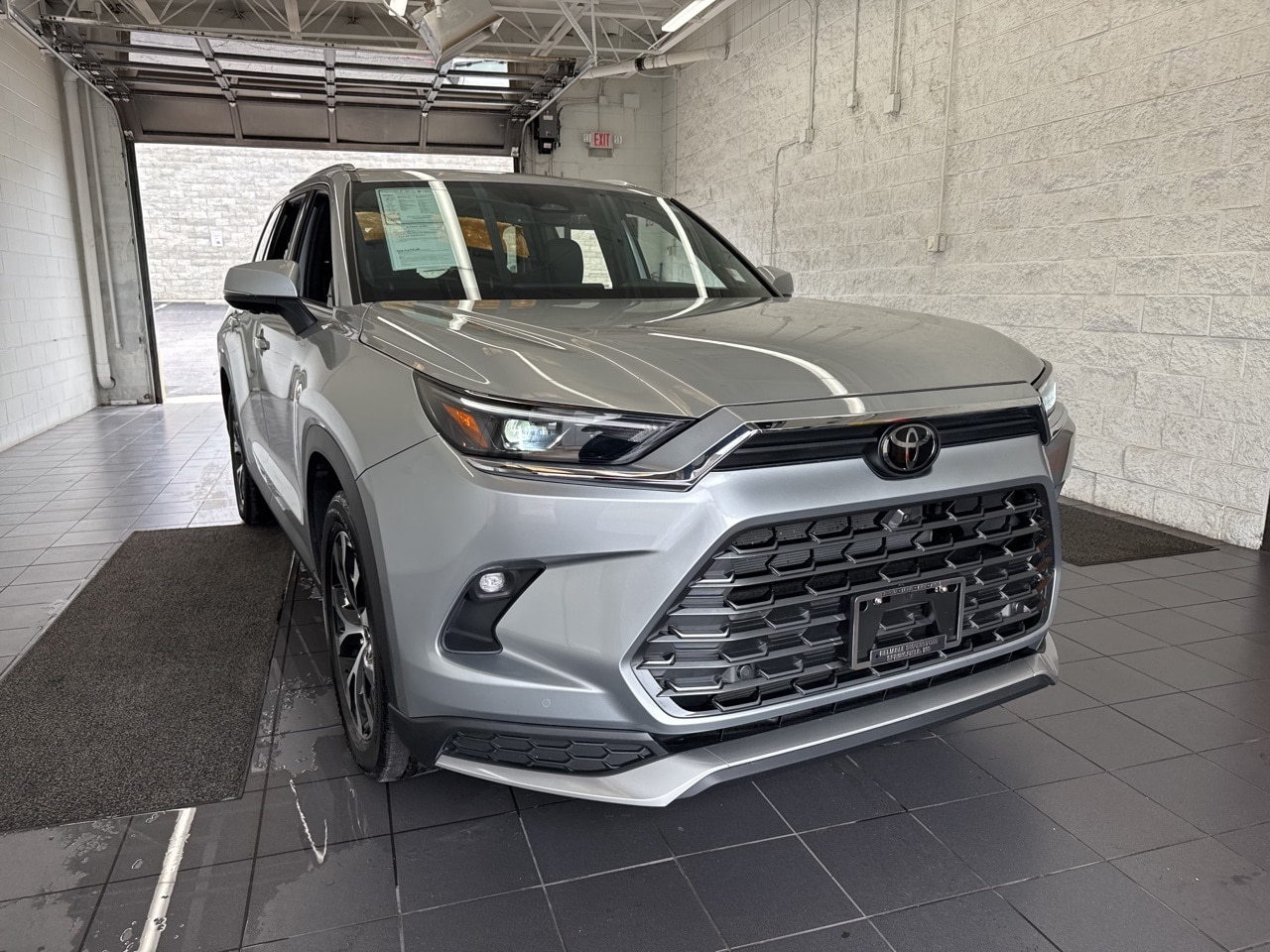 Certified 2024 Toyota Grand Highlander Limited with VIN 5TDADAB51RS000302 for sale in Springfield, MO