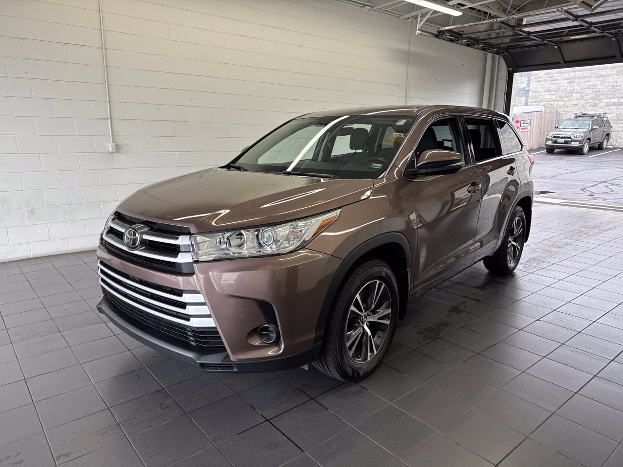 Certified 2017 Toyota Highlander LE SUV