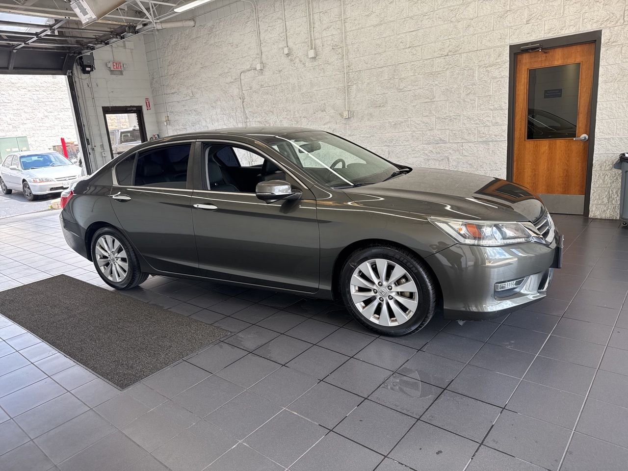 2013 Honda Accord EX-L Auto's photo