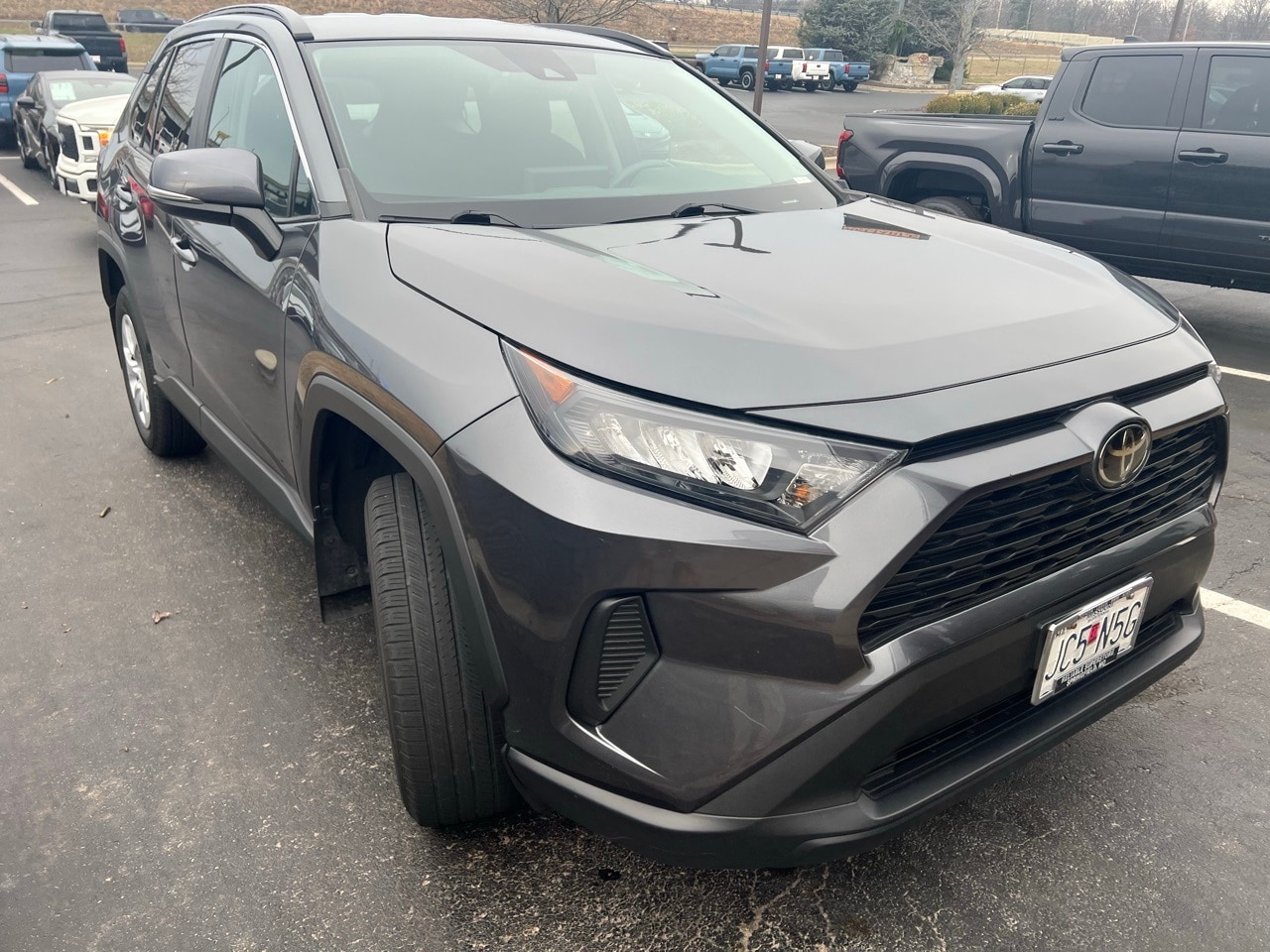 2021 Toyota RAV4 LE's photo