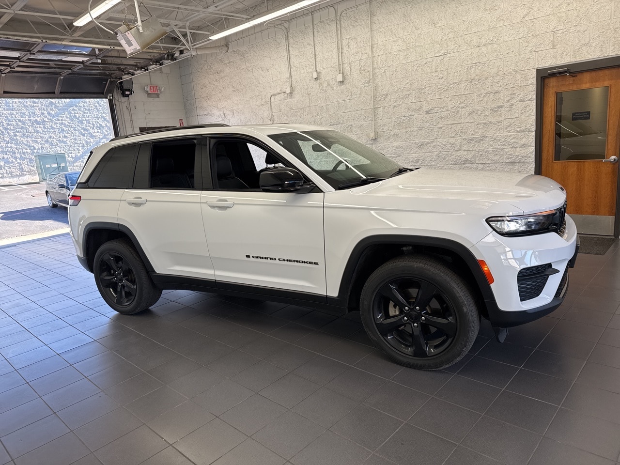 2023 Jeep Grand Cherokee Altitude's photo