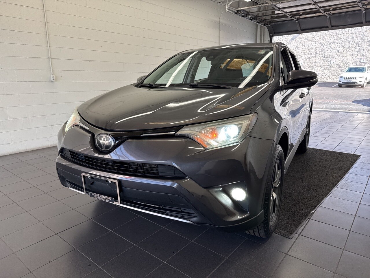 2018 Toyota RAV4 XLE photo 3