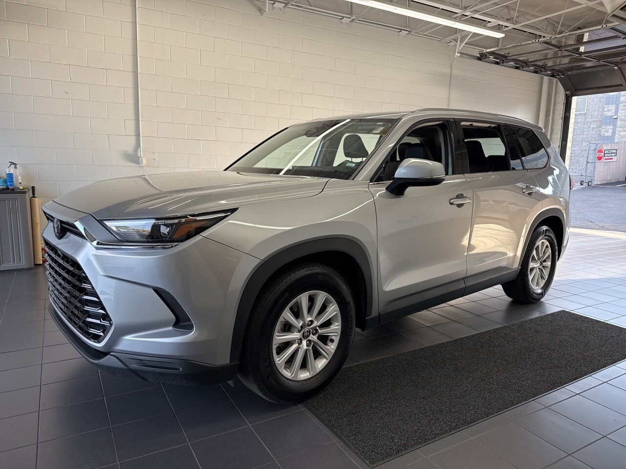 2024 Toyota Grand Highlander XLE photo 4