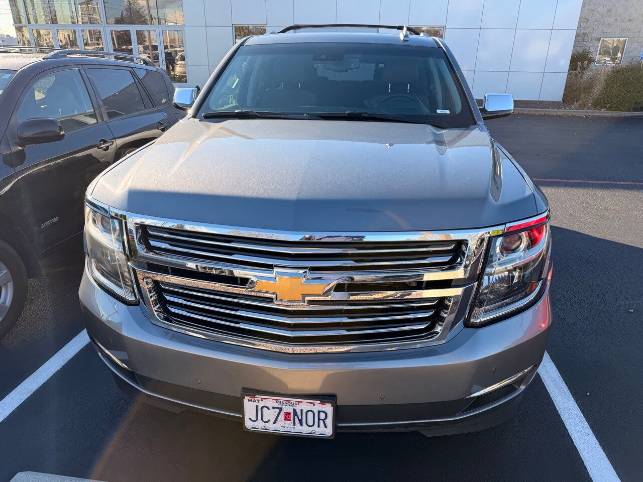 2019 Chevrolet Tahoe Premier photo 2