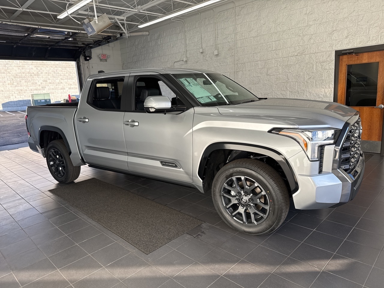 2026 Toyota Tundra Platinum's photo