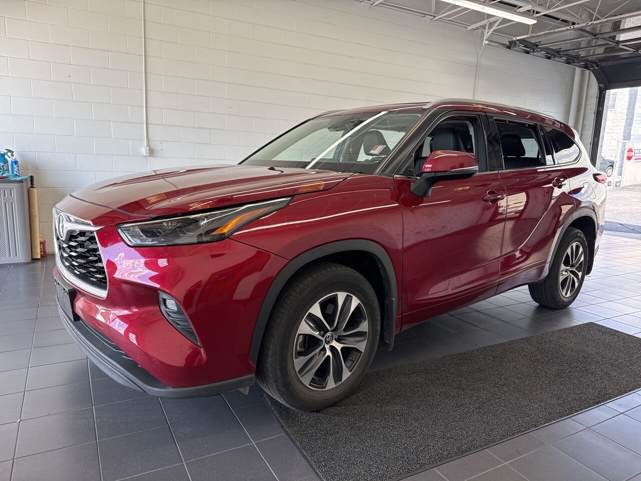 2022 Toyota Highlander XLE photo 4
