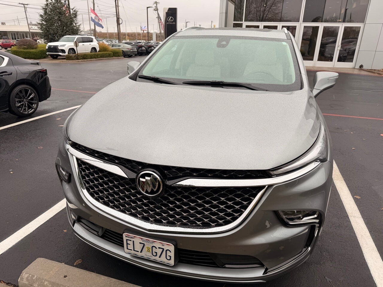 2024 Buick Enclave Avenir photo 2