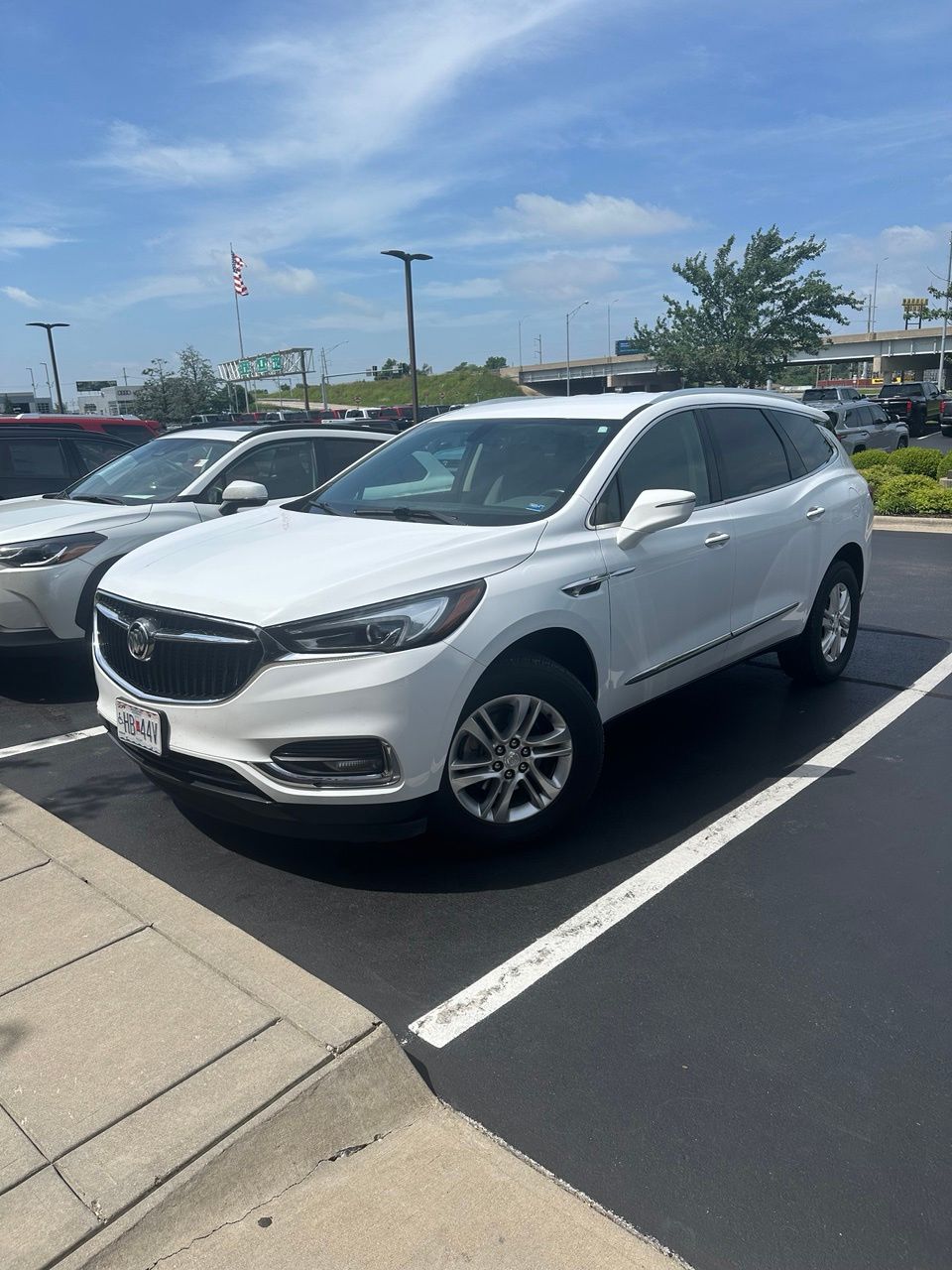 2019 Buick Enclave Essence's photo