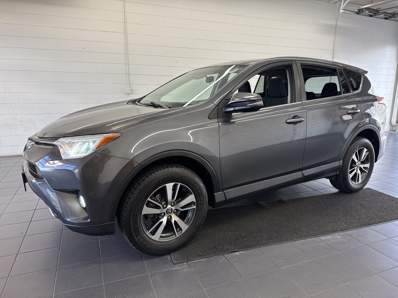 2018 Toyota RAV4 XLE photo 4