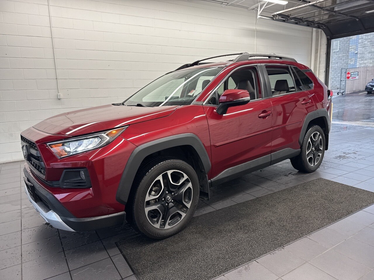 2019 Toyota RAV4 Adventure photo 4