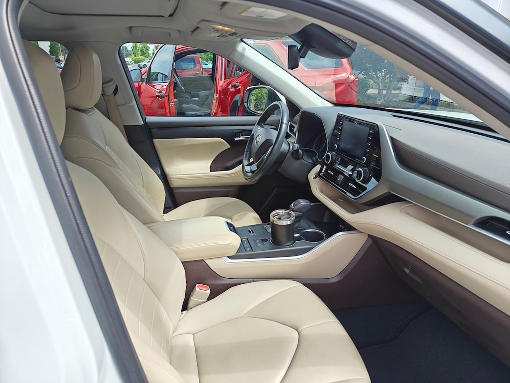 Used 2020 Toyota Highlander XLE SUV