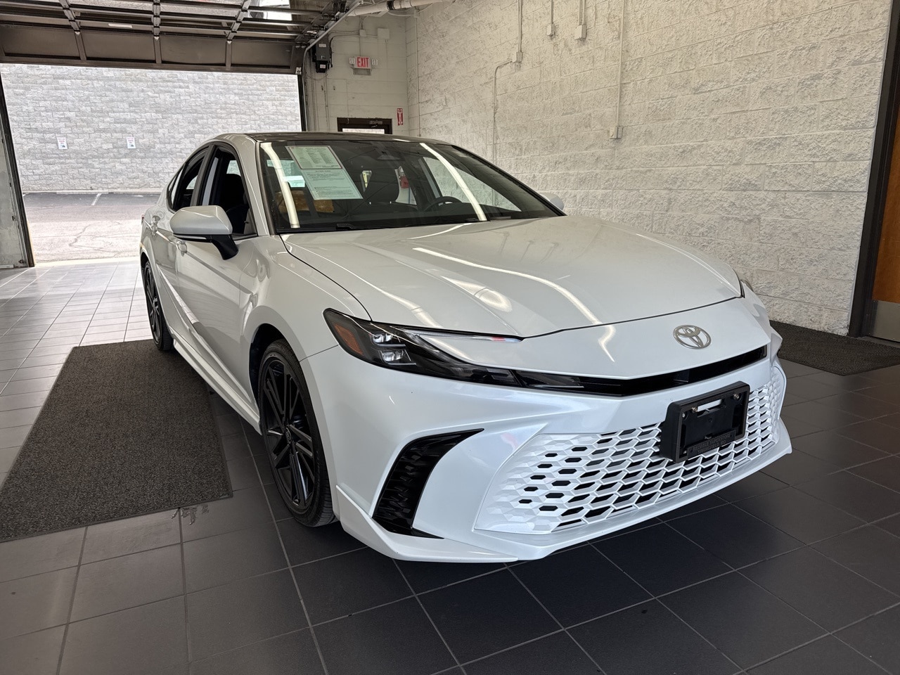 Certified 2025 Toyota Camry XLE with VIN 4T1DAACK8SU012406 for sale in Springfield, MO