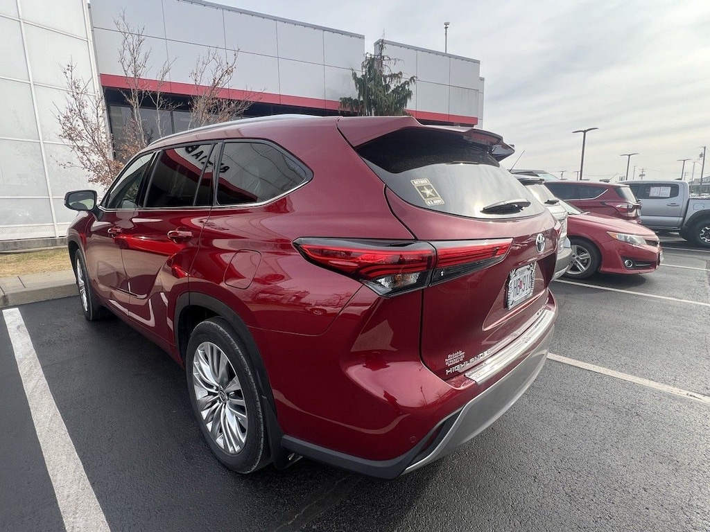 Used 2023 Toyota Highlander Platinum SUV