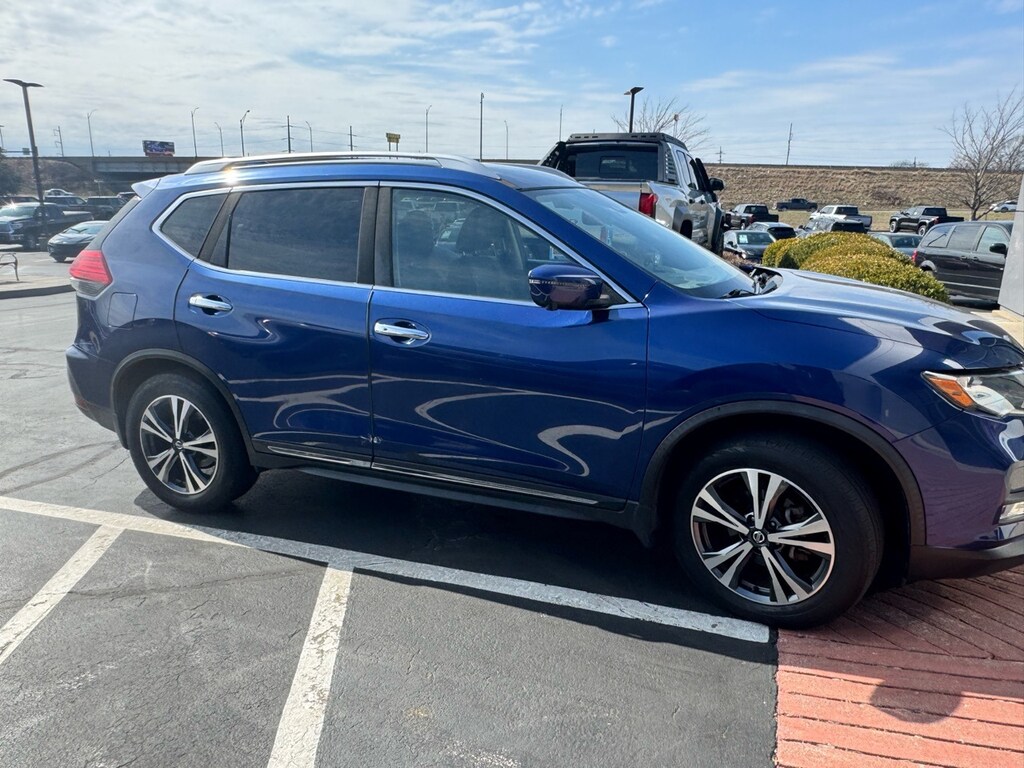 Used 2017 Nissan Rogue SL SUV