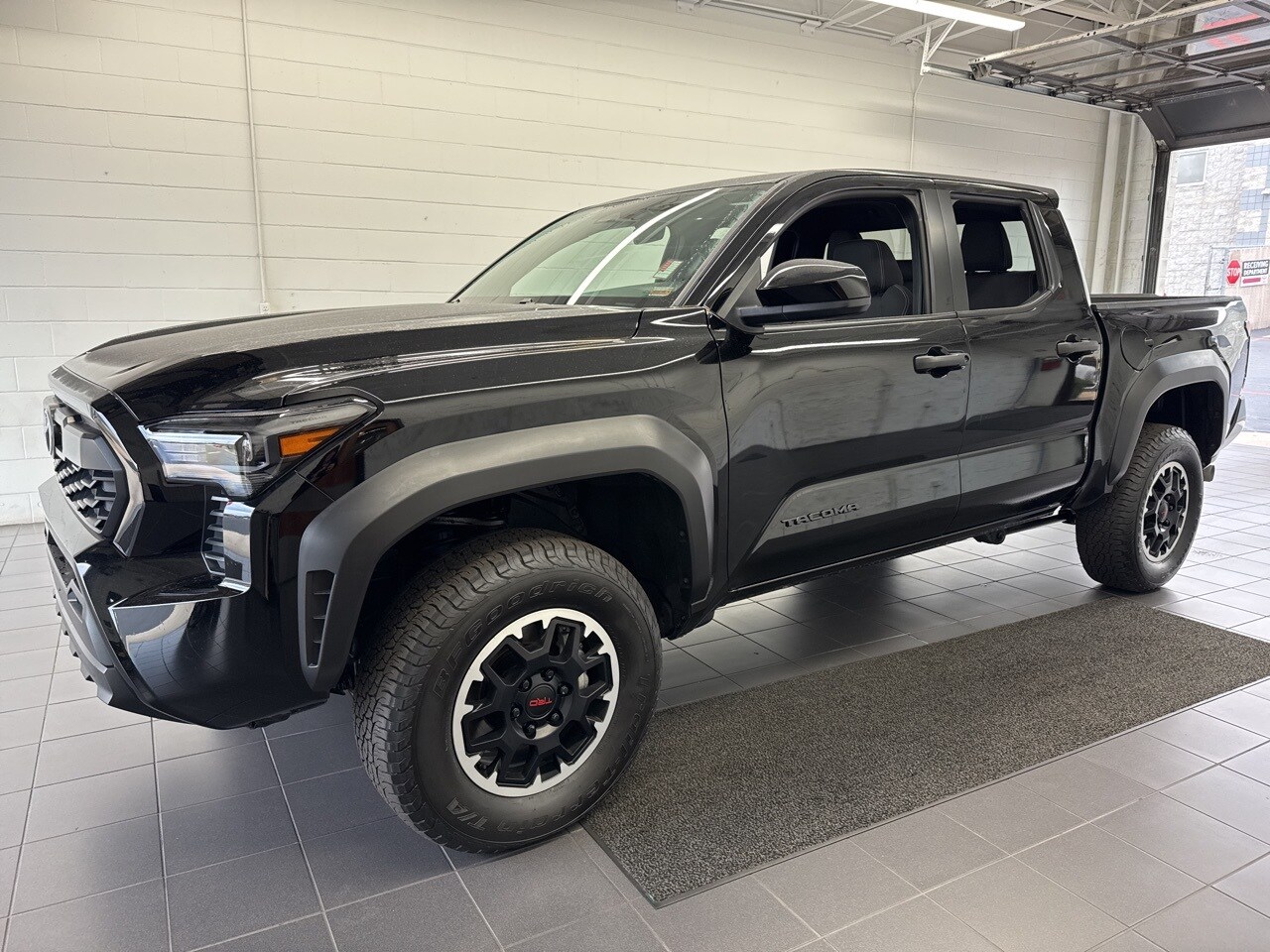 2024 Toyota Tacoma TRD Off-Road photo 4