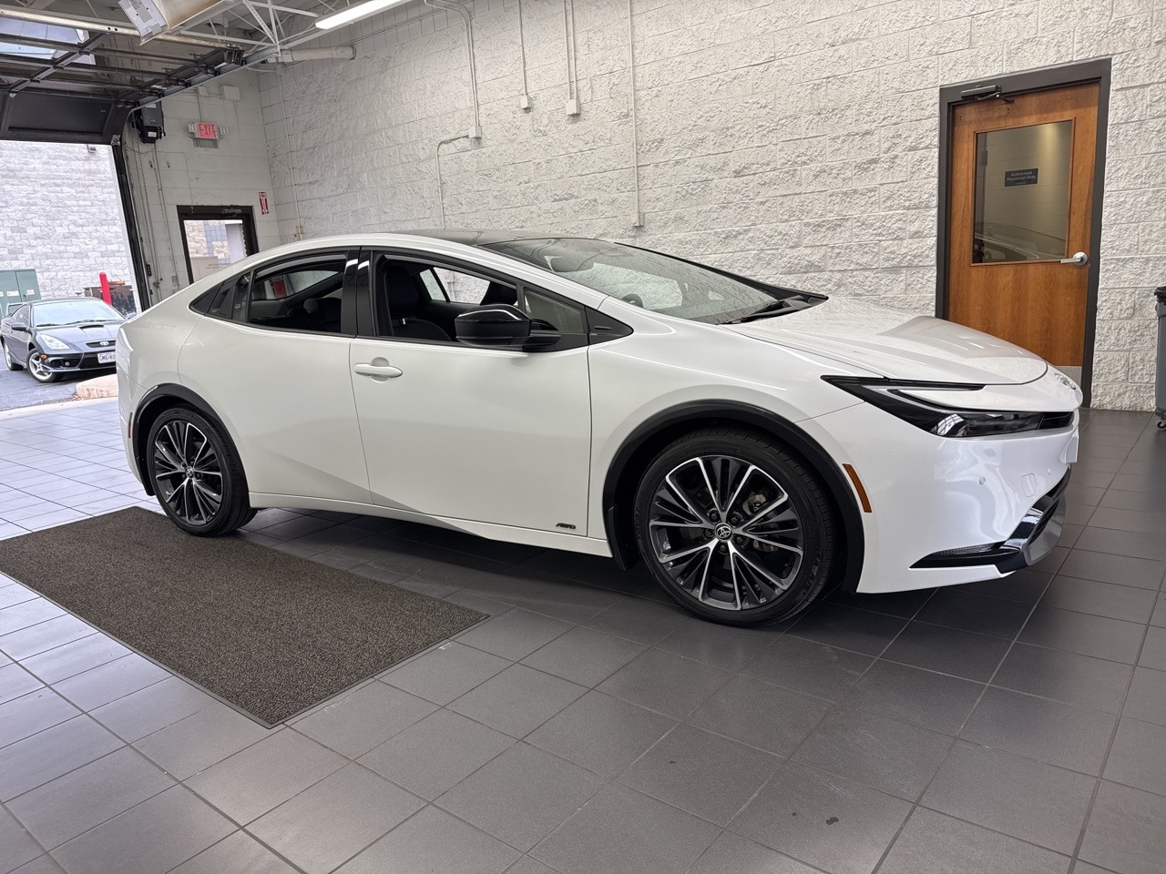 2024 Toyota Prius XLE's photo