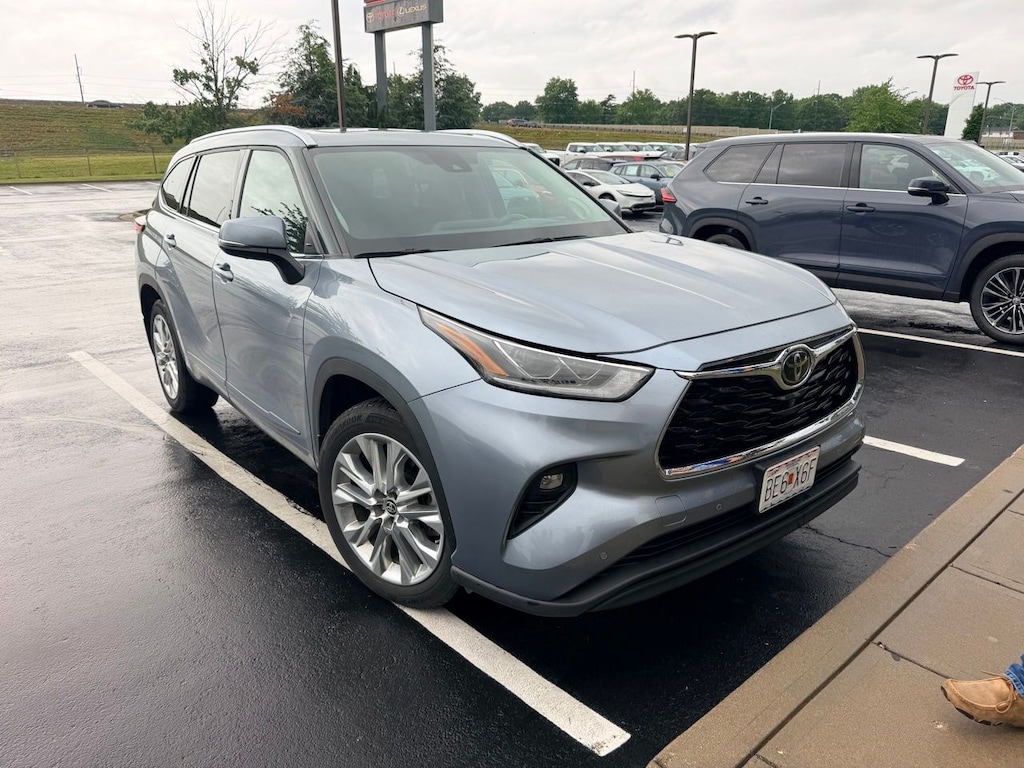 Used 2022 Toyota Highlander Limited SUV
