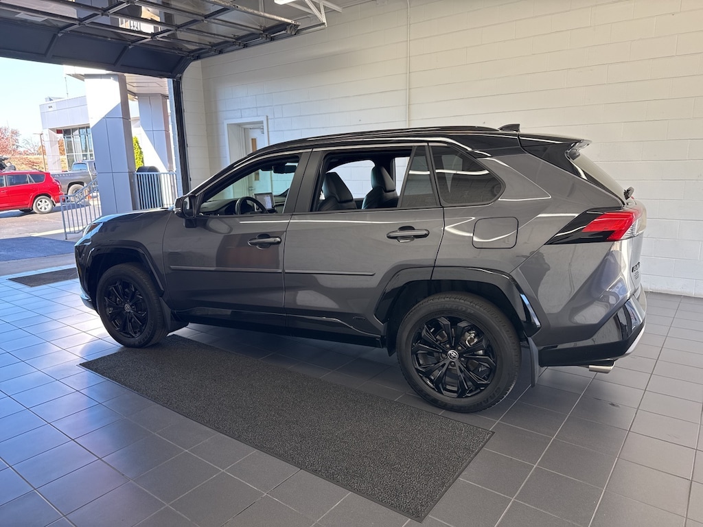 Used 2022 Toyota RAV4 Hybrid XSE SUV