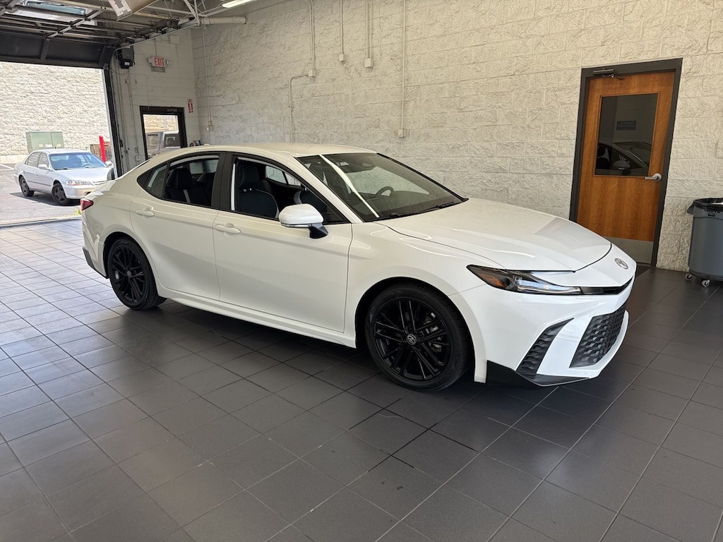 Used 2025 Toyota Camry SE Sedan