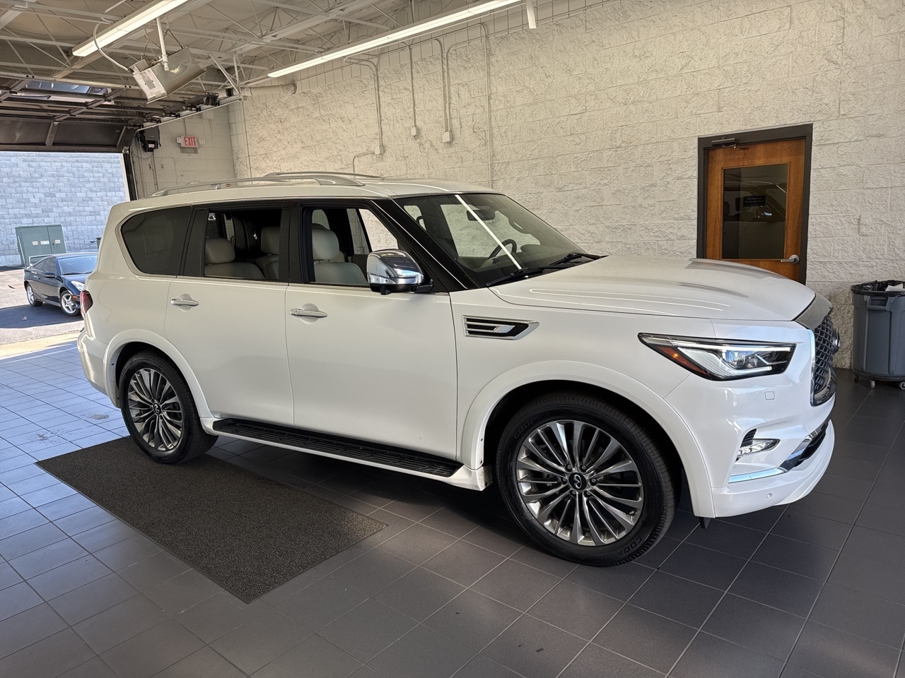 2021 INFINITI QX80 Sensory 4WD's photo