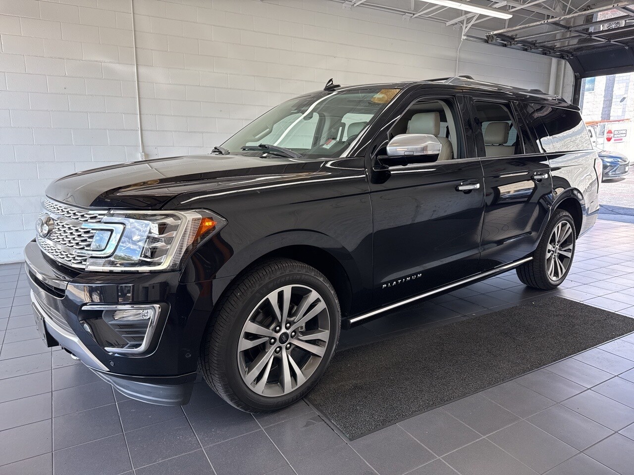 2020 Ford Expedition MAX Platinum photo 4