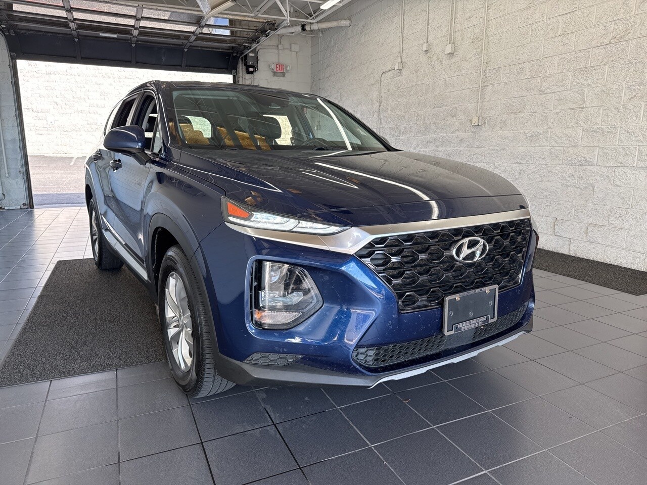 2019 Hyundai Santa Fe SE photo 2