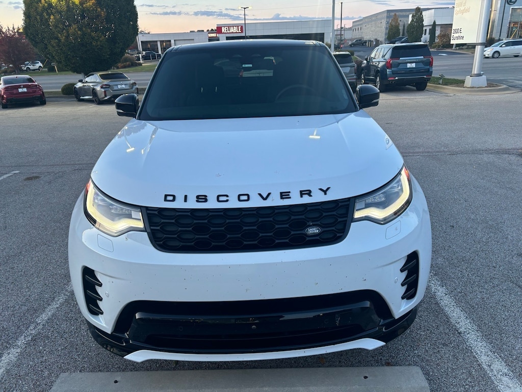 Used 2024 Land Rover Discovery Dynamic SE SUV