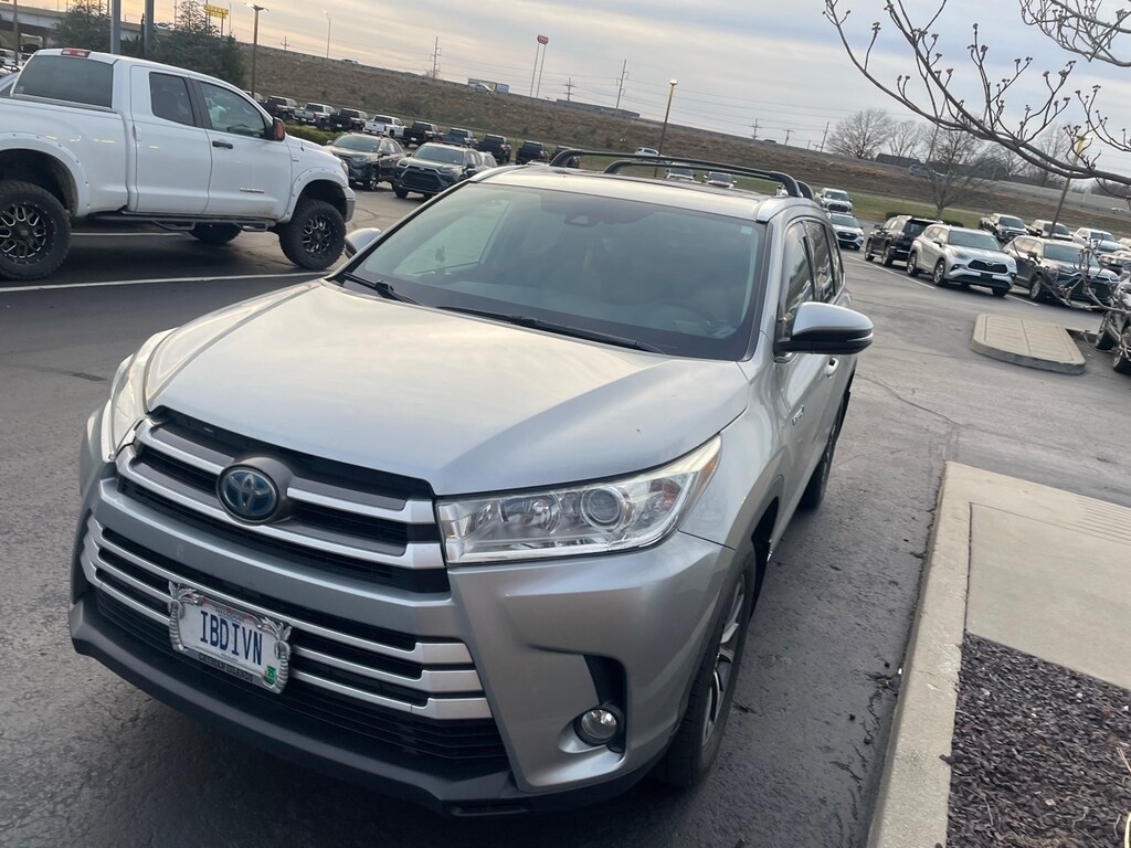 Used 2019 Toyota Highlander Hybrid XLE SUV