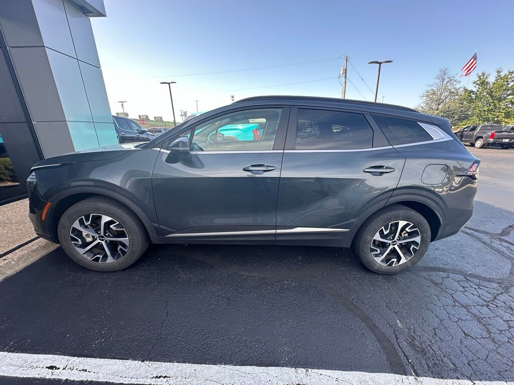 Used 2024 Kia Sportage Hybrid EX SUV