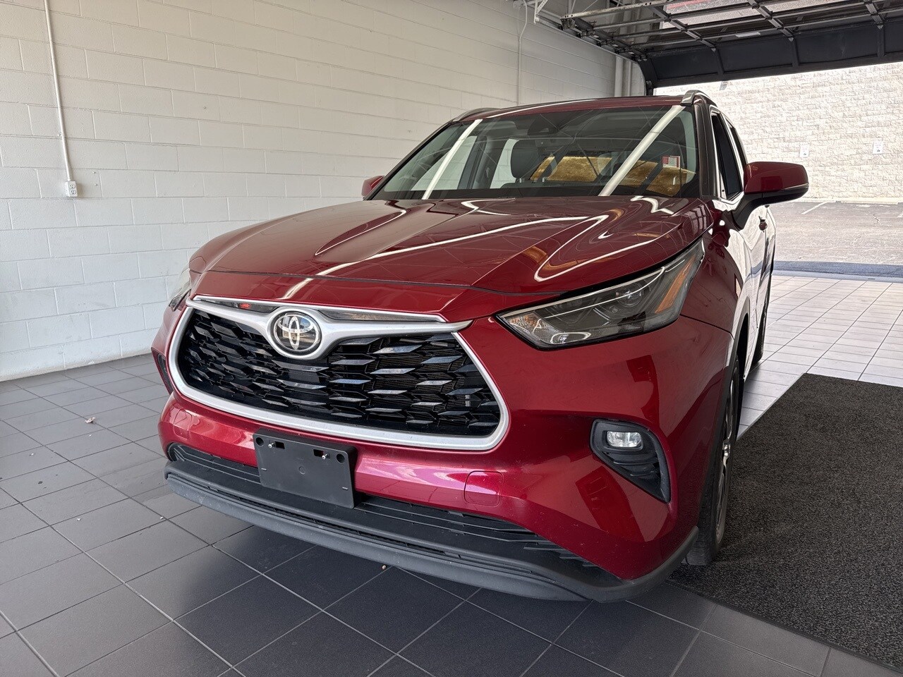 2022 Toyota Highlander XLE photo 3