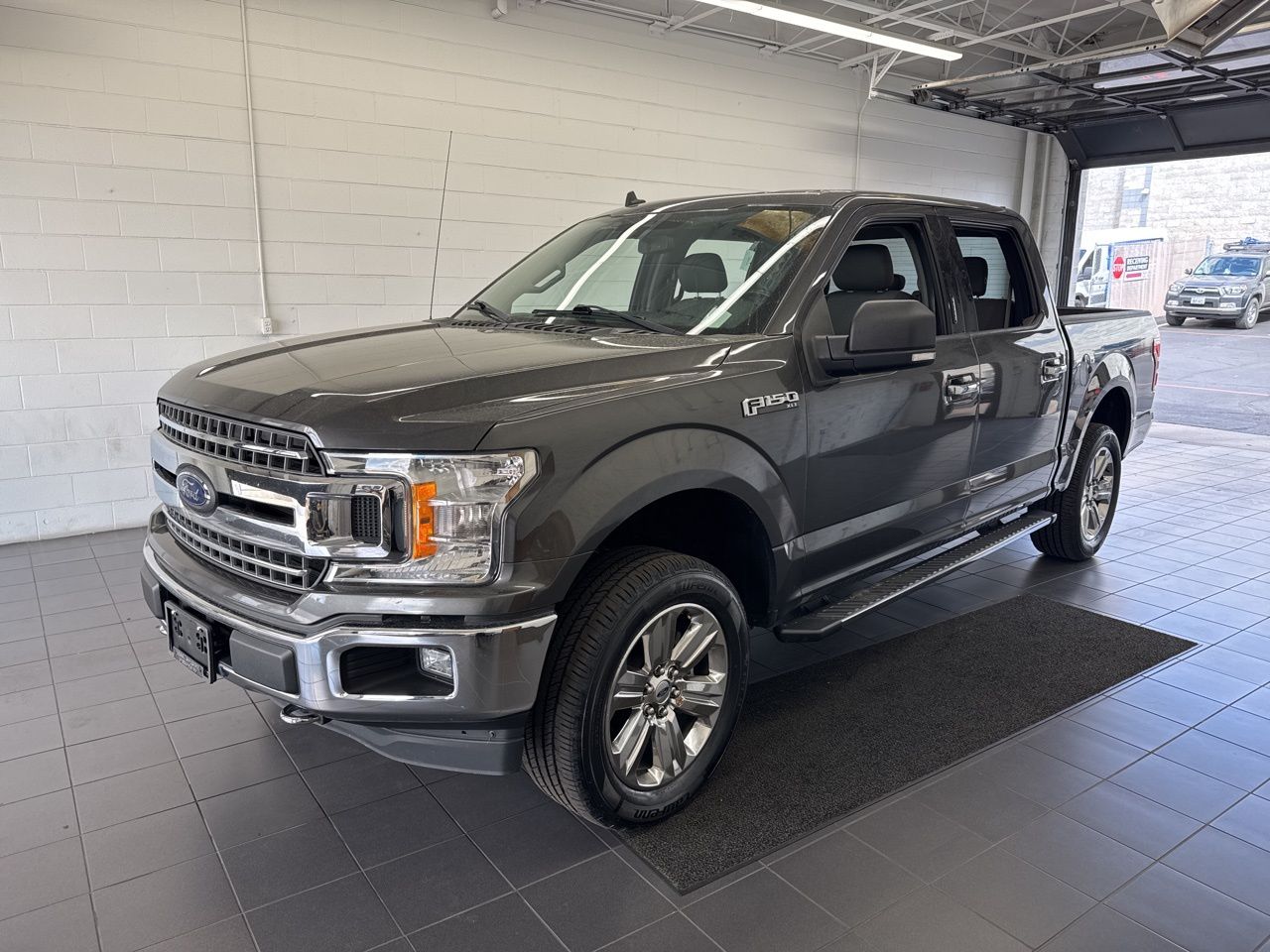 View vehicle photo 4