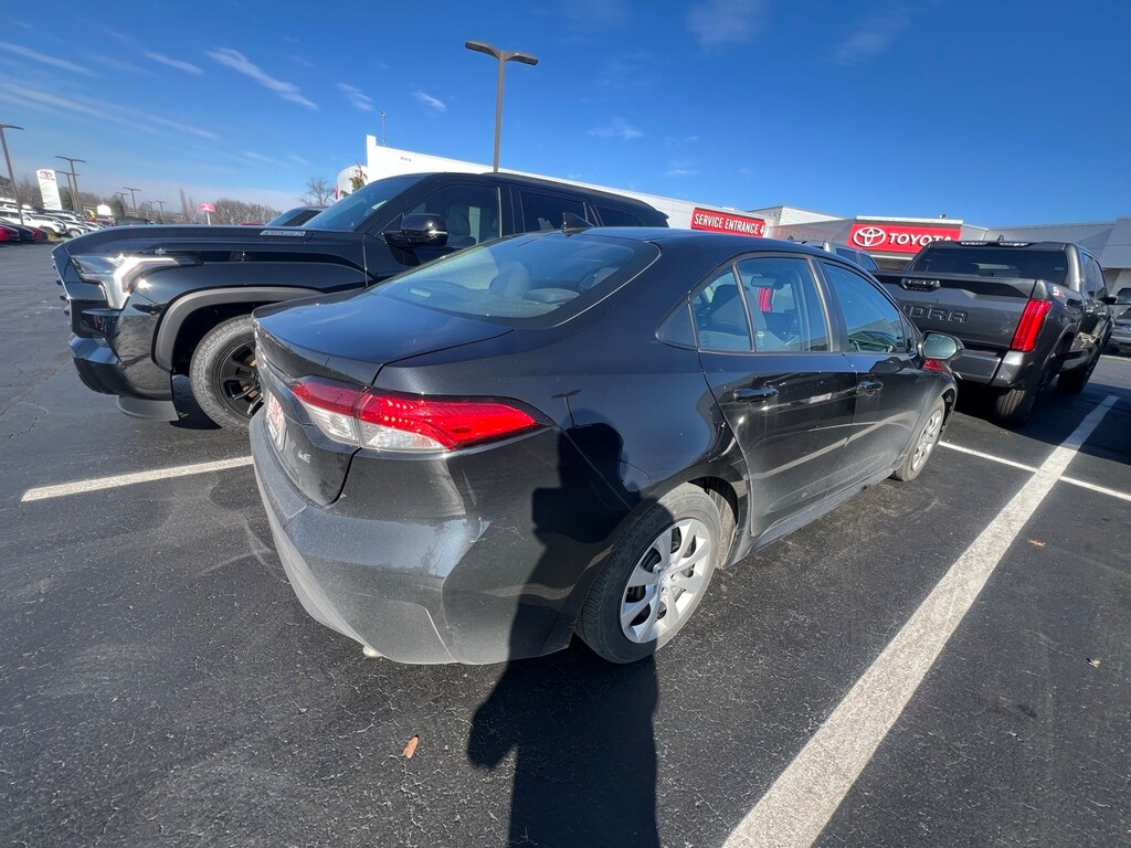 Used 2022 Toyota Corolla LE Sedan