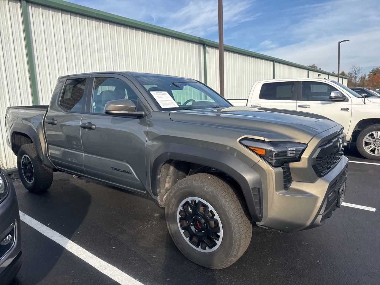 2024 Toyota Tacoma TRD Off-Road photo 3