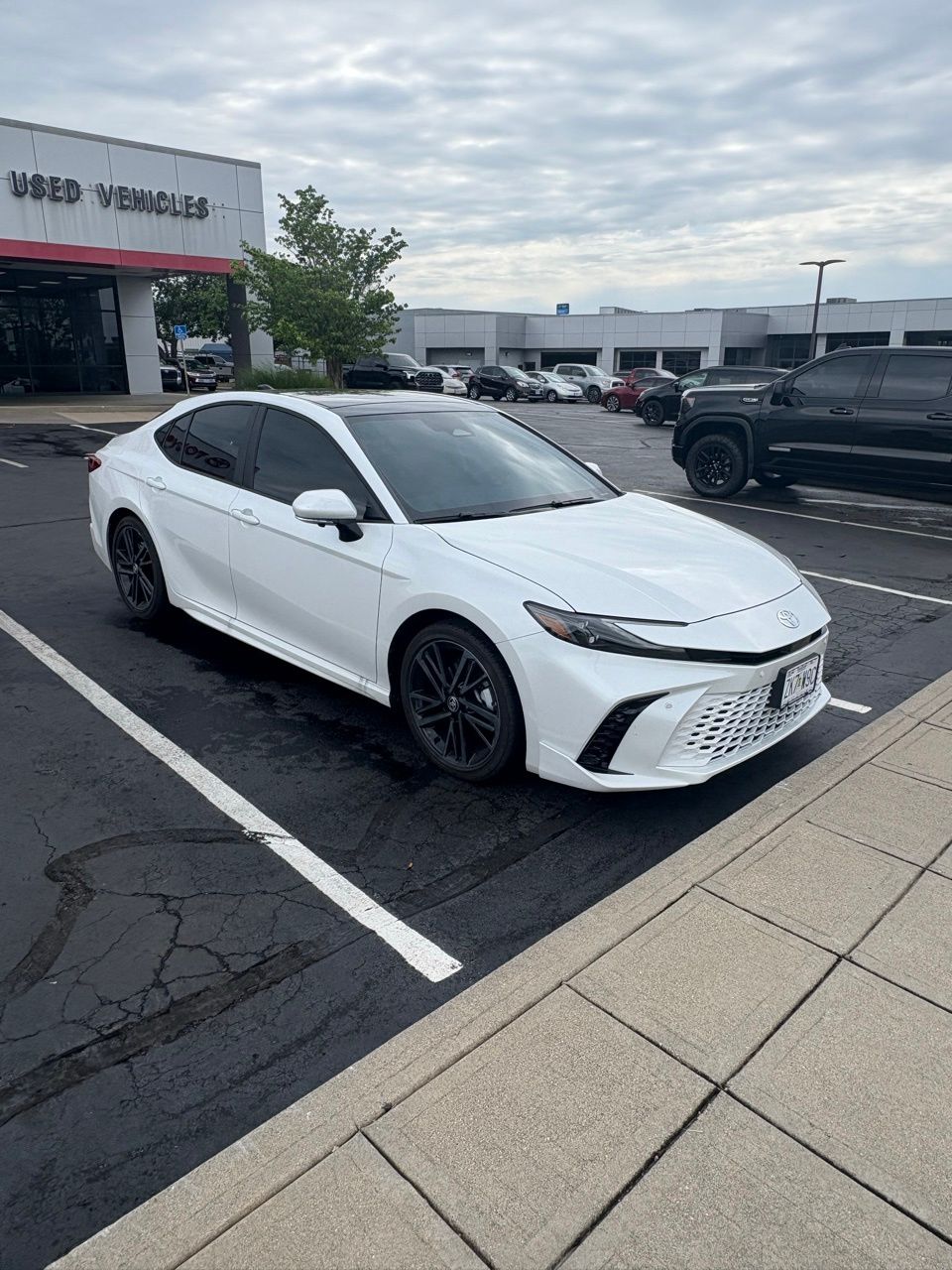2026 Toyota Camry XSE Hybrid's photo