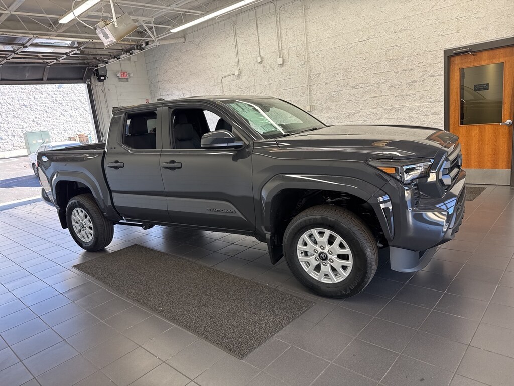 New 2025 Toyota Tacoma SR5 Truck Double Cab