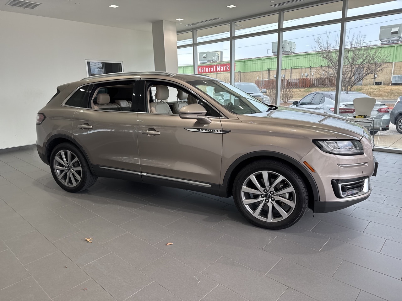 2019 Lincoln Nautilus Select