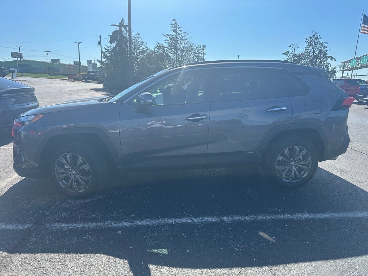 2024 Toyota RAV4 Hybrid Limited photo 3