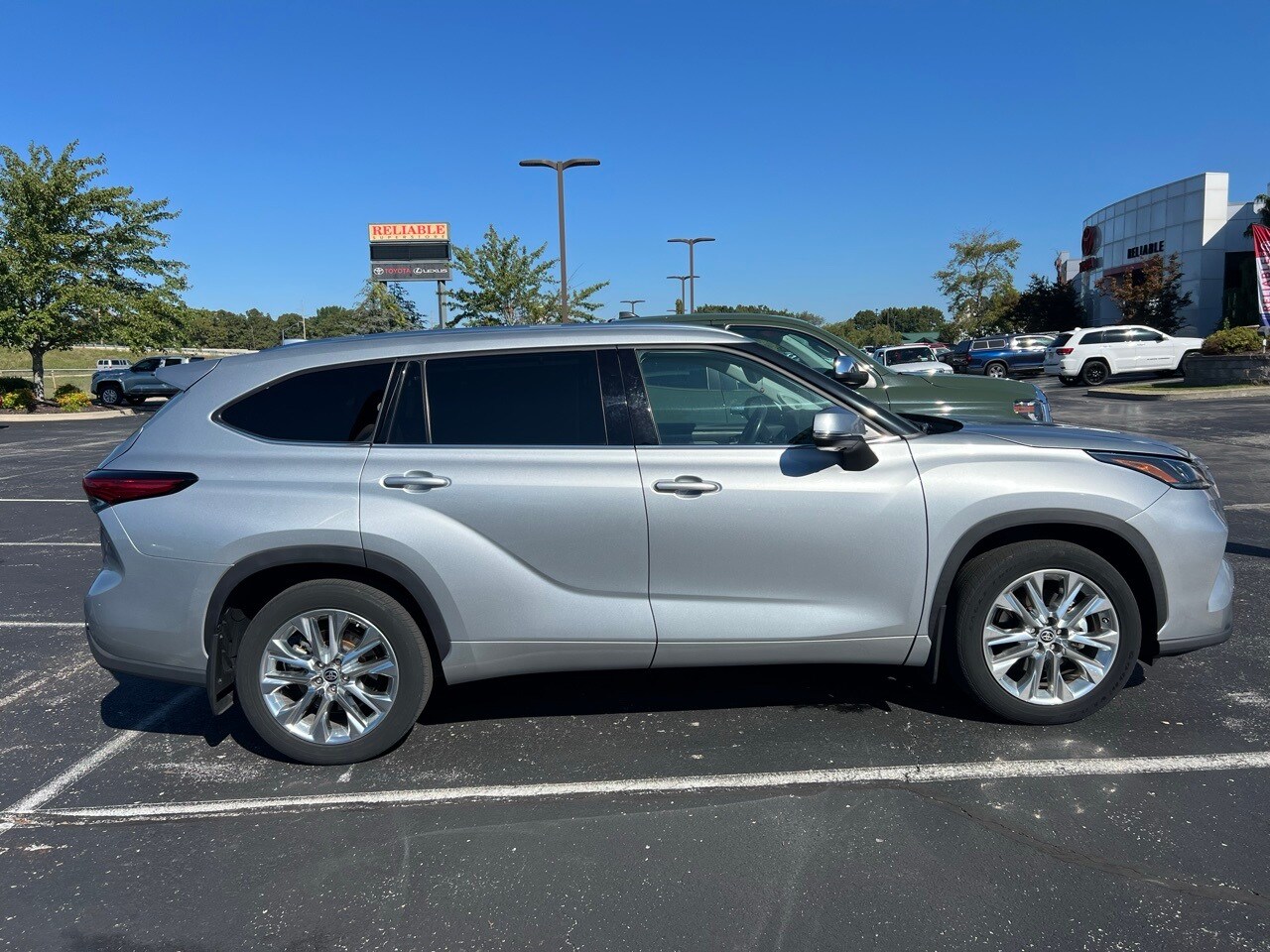 2021 Toyota Highlander Limited photo 3