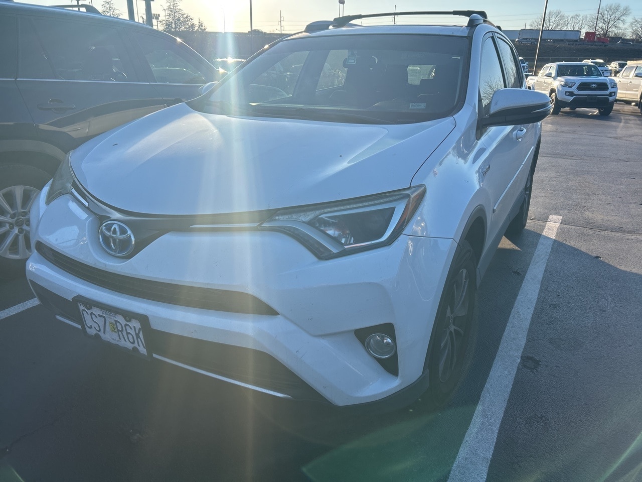 2016 Toyota RAV4 XLE's photo