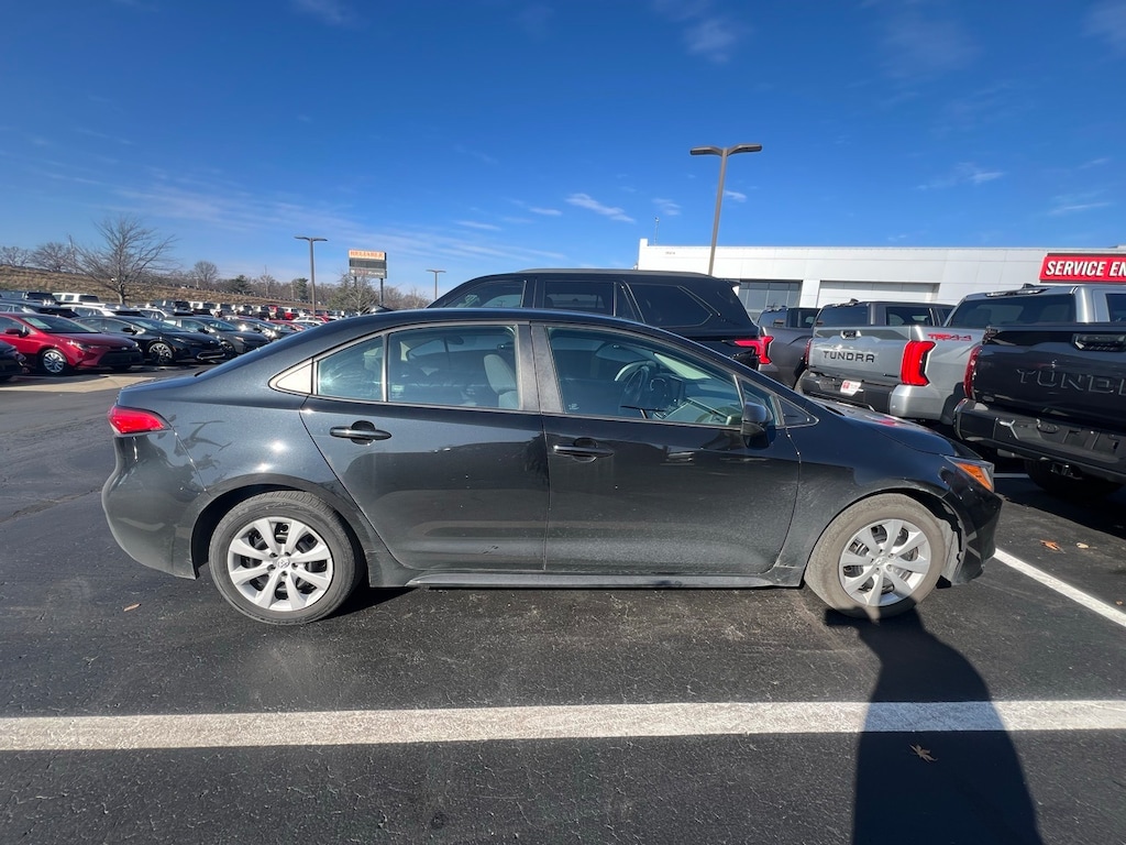 Used 2022 Toyota Corolla LE Sedan