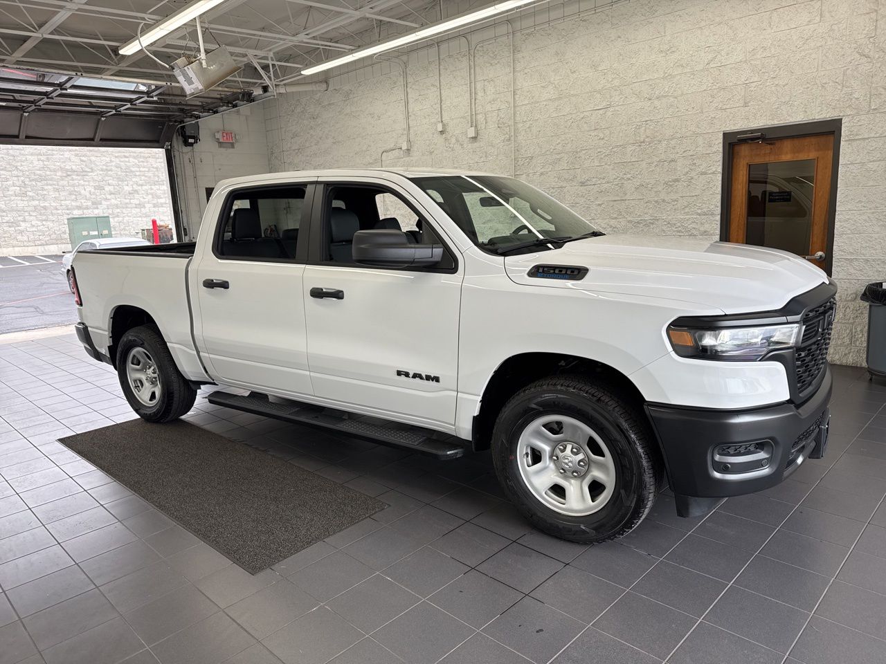 2025 RAM 1500 Tradesman 4x4 Crew Cab 5'7's photo