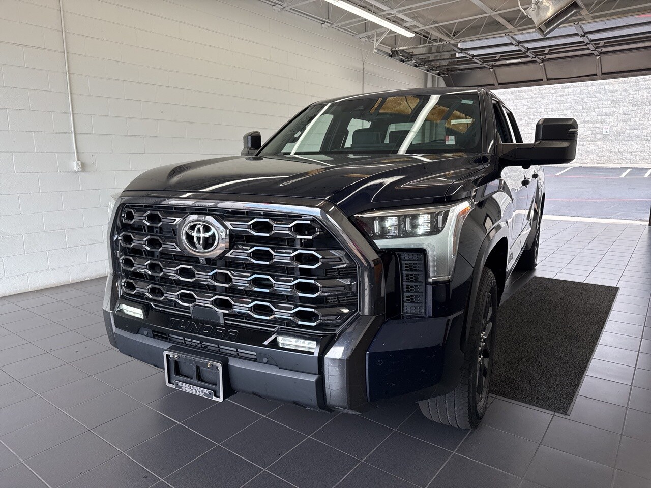 2022 Toyota Tundra Platinum photo 3