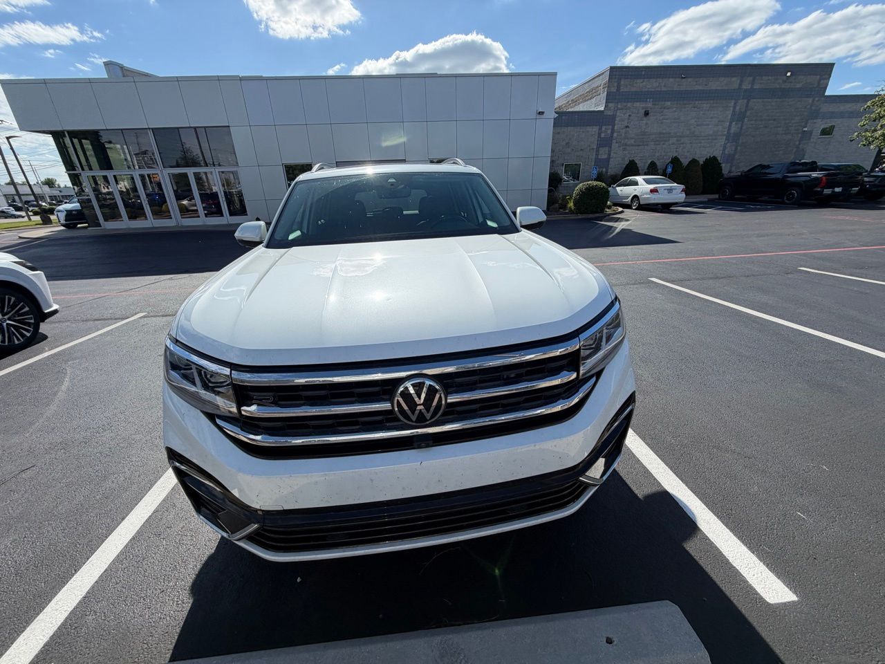 2022 Volkswagen Atlas 3.6L SEL Premium R-Line 4MOTION's photo